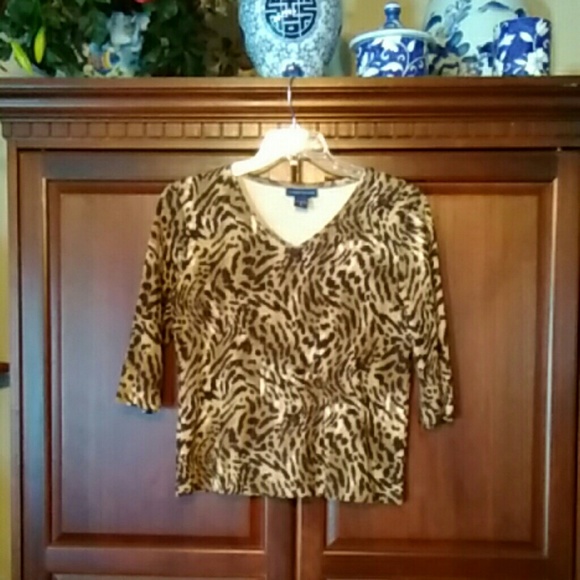 Animal Print Top - Picture 2 of 5
